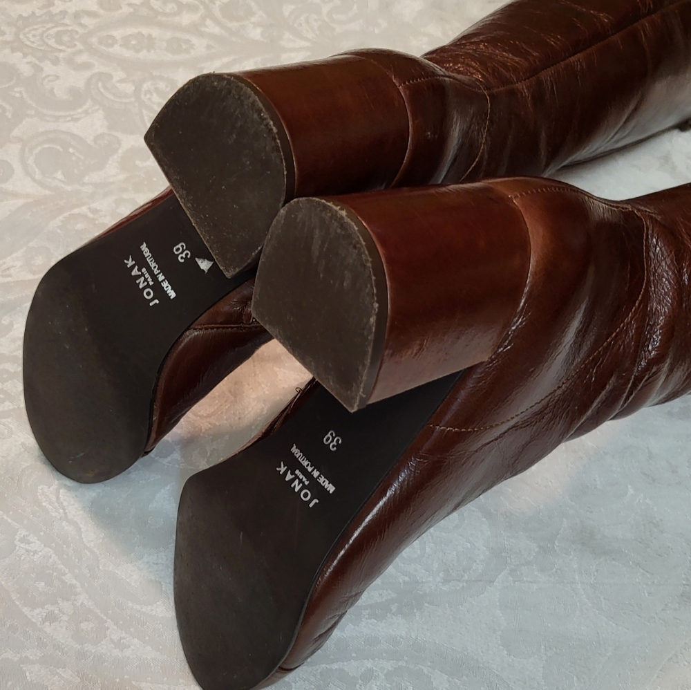 Women's Tall Brown Leather Heeled Boots - Picture 4 of 16